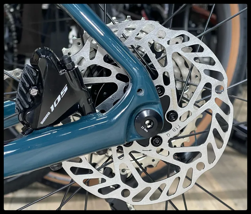 Giant Defy Advanced 2 Large Deep Lake 2022-10